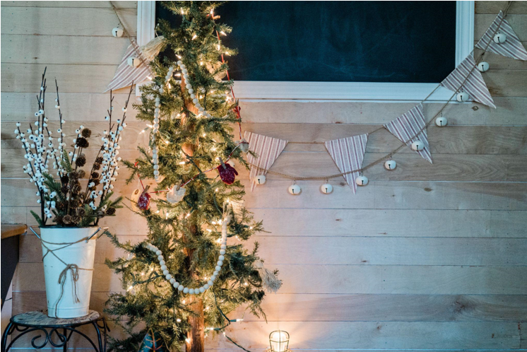 A Magical Christmas Barn Wedding in Naples